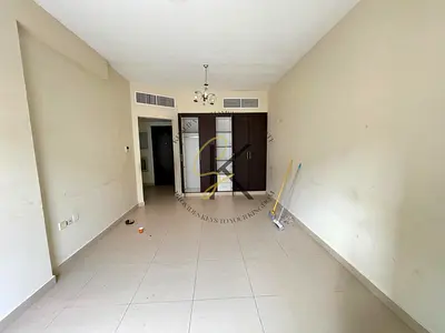 🌟 Spacious Unfurnished 1BHK | 2 Washrooms | Balcony | 940 Sqft | Comfortable Living in Muwailah – Sharjah 🏡🌅✨
