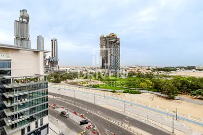 Premium Canal Front Living | High-Finishing