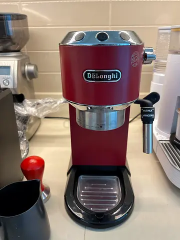 Delonghi dedica espresso machine + grinder + extras