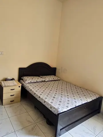 Bed and mattress 180x200cm