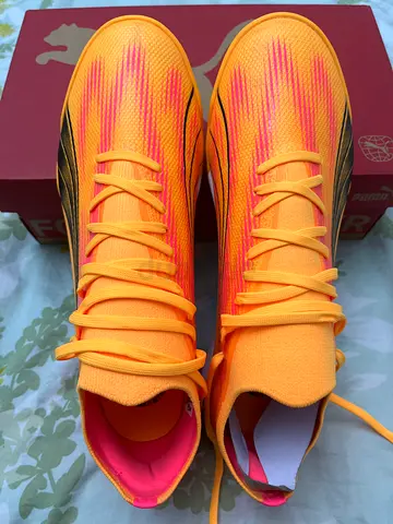 Brand new Puma men’s ULTRA match tt Football boots-orange (size 44) -Never worn