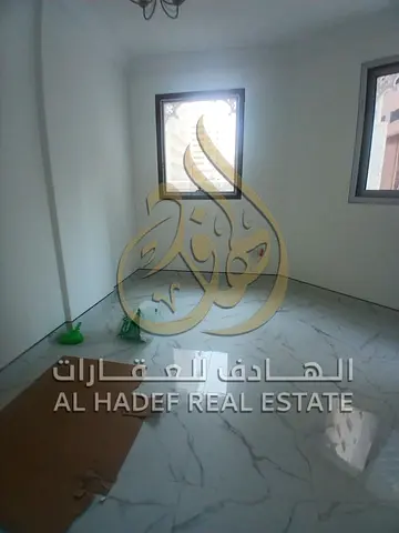 شقة غرفة وصالة أول ساكن للإيجار في القاسمية الشارقة غرفة ماستر وتشطيب مميز بموقع حيوي قريب من جميع الخدمات