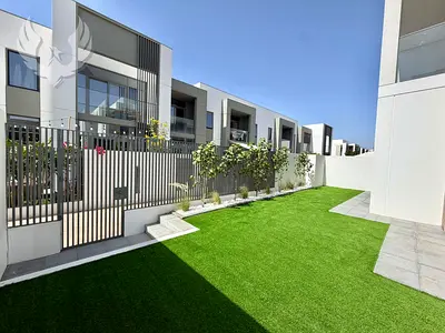 Modern | Vacant | Landscaped Garden