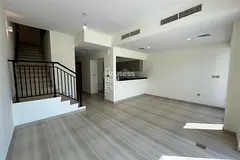 Vacant | Open Kitchen | Bright Layout