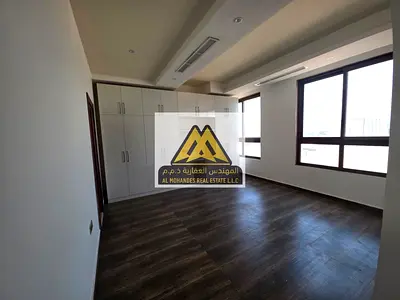 واحدة من أجمل وأفخم الشقق في منطقة راقية للغاية، قريبة من جميع الخدمات، بمساحة ممتازة وسعر رائع.