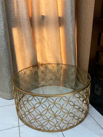 طاوله دائريه زجاج للصالات والمجالس