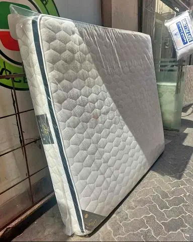 King size 180x200cm pillow top mattress.  All times delivery available