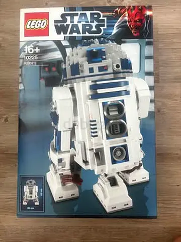 BRAND NEW RARE LEGO 10225 STAR WARS R2D2 UCS 2012 EDITION