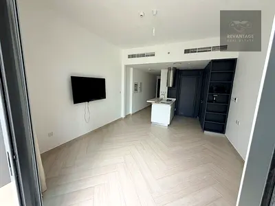 Studio I Vacant I Prime Location I Community View