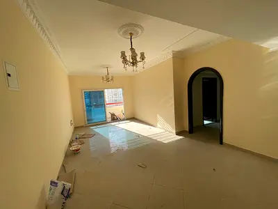 شقه غرفتين وصالة مع بلكونه بإطلاله مفتوحه وباركن مجانا | المجاز 2 قرب مخرج دبي | تأمين شيك لا يصرف