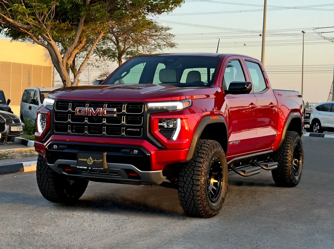 GMC Canyon 2025 — photo 1 of 13
