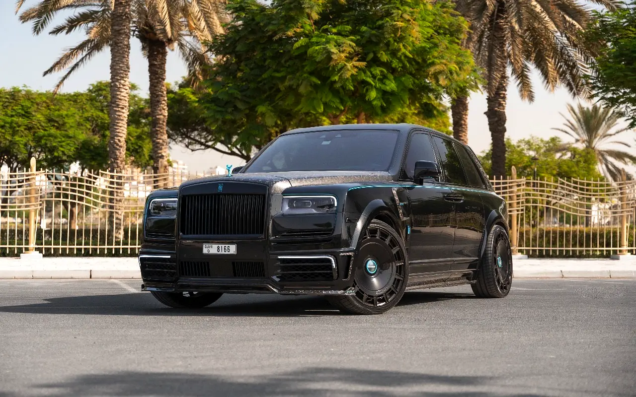 Rolls-Royce Cullinan 2020 — photo 1 of 14
