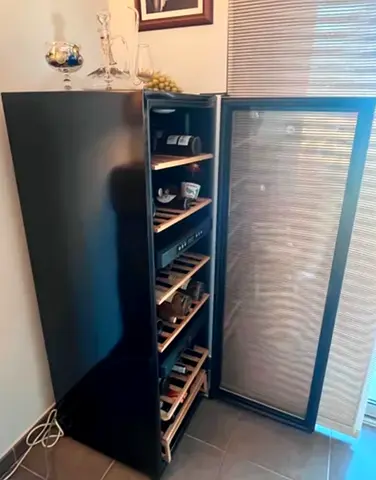 Hoover dual zone temperature wine fridge 72 bottle