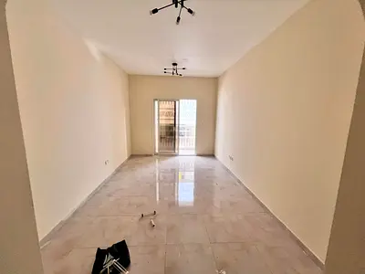 غرفه وصاله _صاله منفصله _سستم دخول بالكارد_غرفه ماستر _مع بلكونه _تكييف مركزي _صيانه فري