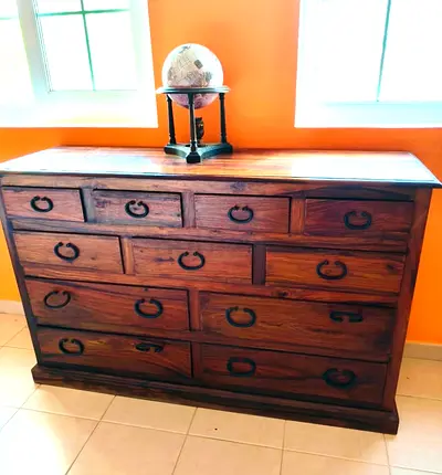 Marina Solid Wood 10-Drawer Dresser / Chest - Rustic Finish
