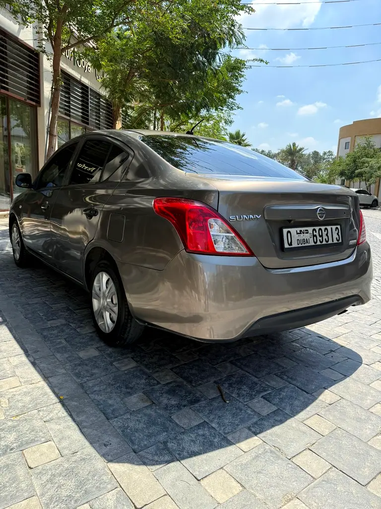 Nissan Sunny 2016 — photo 1 of 12
