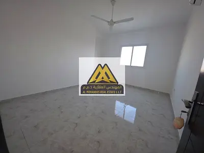 تعلن شركة المهندس العقارية عن توافر شقة سكنية للإيجار السنوي بمساحة واسعة جداً وتقسيم مريح، تقع في منطقة الروضة 2 الحيوية. هذا العقار هو فرصتك المثالي