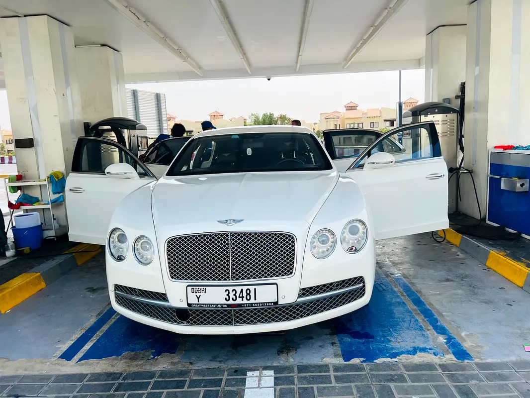 Bentley Flying Spur 2015 — photo 1 of 5