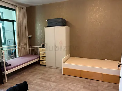 Bed space only girls