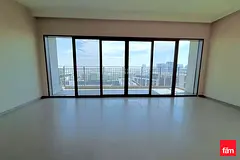 High floor | Vacant | Prime location