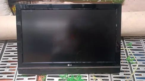 LG 37-inch LCD TV / Monitor - Good Working Condition