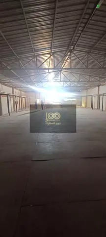 Available for annual rent in Umm Al Quwain, Umm Al Thu'ub Warehouse area 10,000 sq m 5500 sq m ground floor, 4500 sq m mezzanine Electricity 15