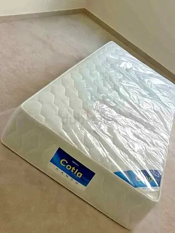 Single Cotla mattress in good condition (still in plastic)