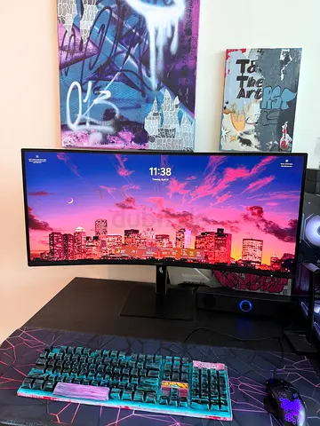 Curved Gaming Monitor