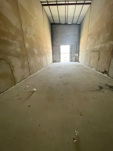 For annual rent: warehouse in Ajman – Industrial Area 1, located in a strategic and highly accessible location suitable for trucks and heavy vehicles,