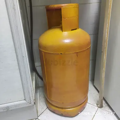 Medium gas cylinder,regulator, pipe hose and geepas gas stove for sale