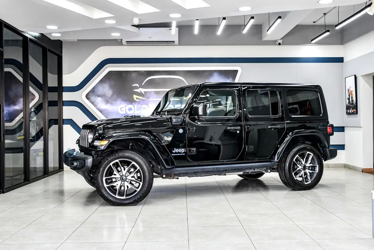 Jeep Wrangler 4xe 2024 — photo 1 of 13