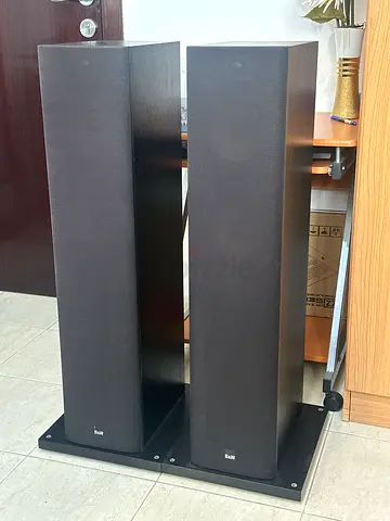 BOWERS AND WILKINS 684 FLOOR STANDING SPEAKERS