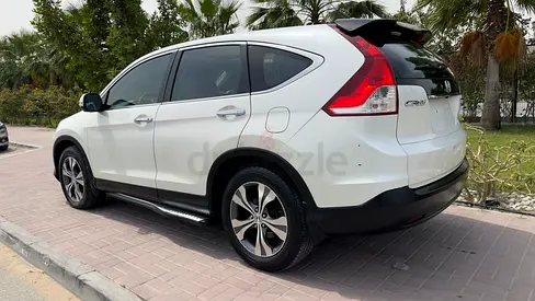 Single Owned Top Version Honda CR-V Pearl White GCC Specs Sunroof With Full Original Paint