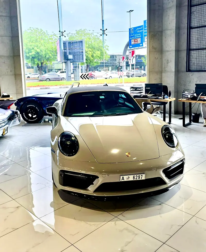 Porsche 911 2023 — photo 1 of 12