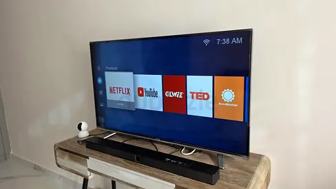 Hisense 50 Smart TV UHD - Excellent Condition - AED 420