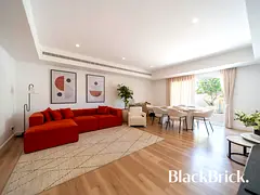 Fully renovated | Close to Pool and Park