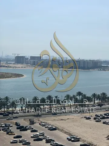 شقة غرفتين وصالة للإيجار في الخان الشارقة بمساحات واسعة وموقع مميز قريب من الخدمات مناسبة للعائلات