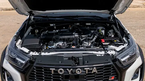 2025 Toyota HILUX thumbnail 2