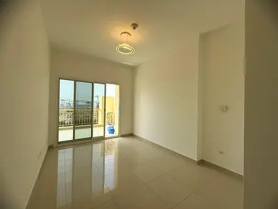 Elegant Apartment in The Manhattan | Spacious Layout | Prime Location