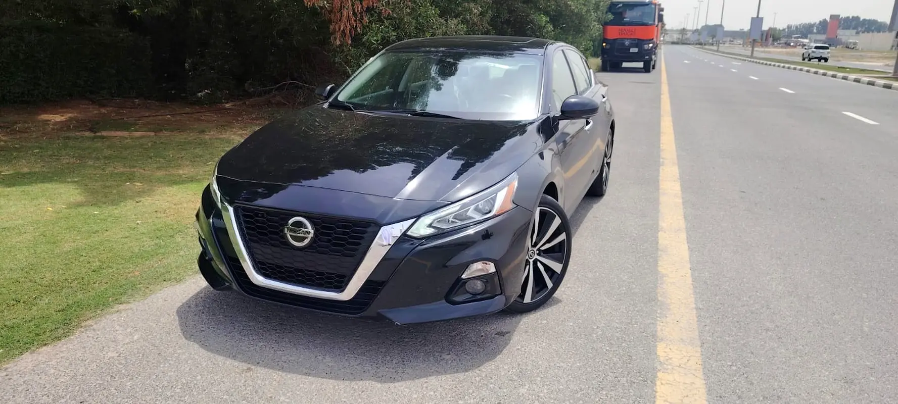Nissan Altima 2022 — photo 1 of 20
