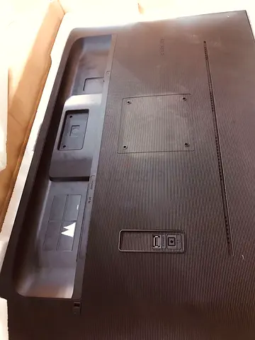 Samsung ViewFinity S7 32 Inch Monitor IPS 4K UHD (Hdmi, DP) Bezel Less Slim