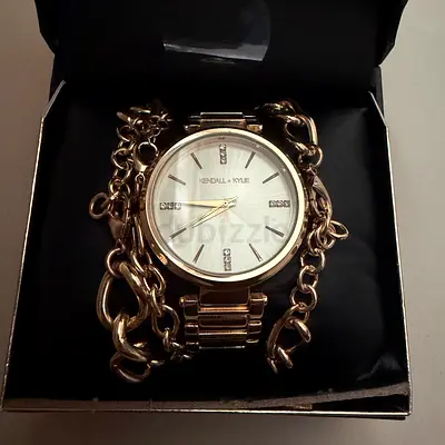 Kylie and Kendal watch women