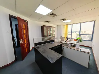 مكتب في منطقة القرهود، 107 ألف درهم إماراتي | مساحته 1093 قدم مربع | خيار التأثيث | خيارات متعددة متاحة