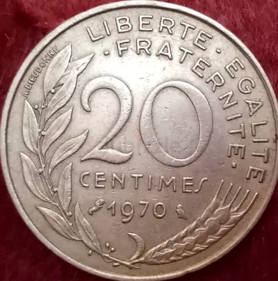 A collection of rare coins 70th  مجموعة عملات نادرة من حقبة السبعينات