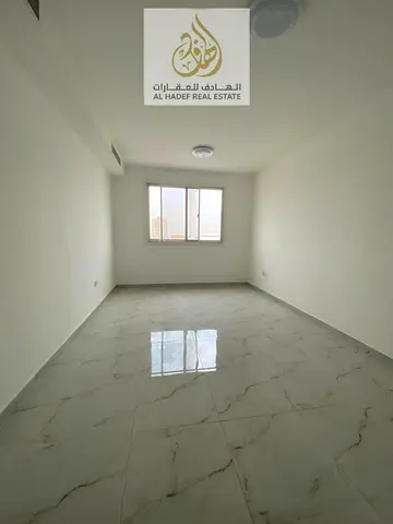 شقة غرفة وصالة للإيجار في عجمان الجرف 3 مقابل مدرسة وودليم بارك وخلف السوق الصيني بمساحة ممتازة مع بلكونة و2 حمام وقريبة من جميع الخدمات 🏡🔥