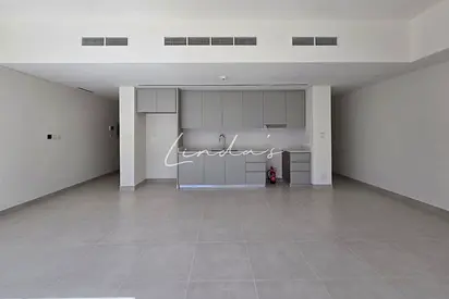 Brand New l Ready to move in l Close to amenities