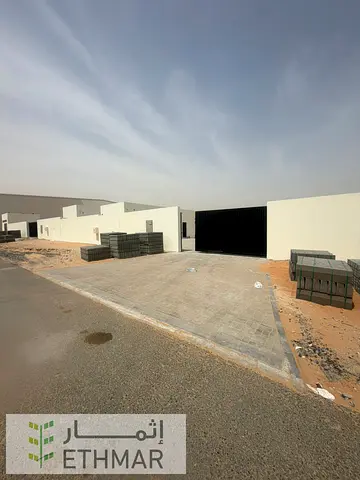 للبيع مكتب سور في منطقة الصجعه مساحه الارض 17350 قدم عبارة عن حوطة مؤلفه من مكتبين وسور وارض فضاء