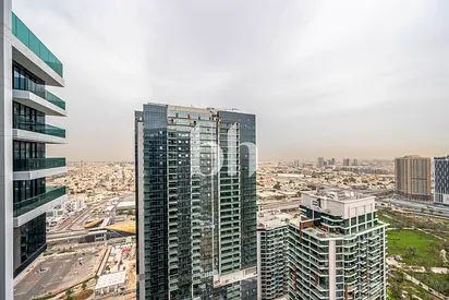 Walkable to Max Station | Spacious | Vacant Now