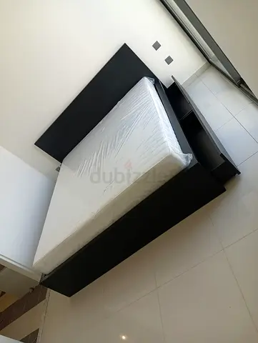 IKEA malam king size bed with IKEA mattress 180×200cm and 2 storage drawers underneath