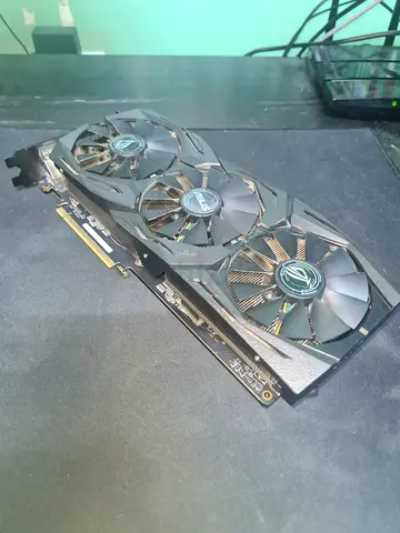 ASUS ROG STRIX GTX 1070 Ti GAMING ADVANCED